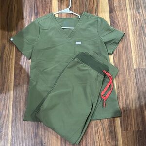 olive FIGS scrub set